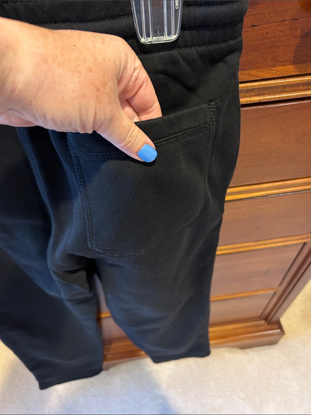 Old Navy women’s Black Drawstring Sweatpants, Comfortable,size small, back pockt - Picture 6 of 10